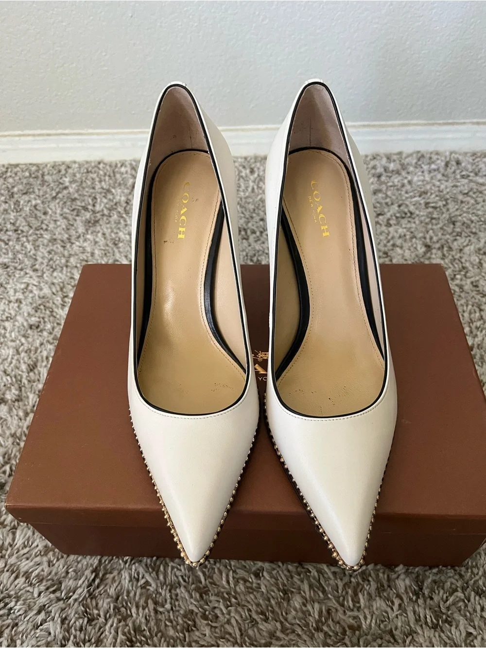 Coach Chalk Tamera Dress Nappa Chain Detail Pump Heels Women's Size 7.5 - Picture 4 of 14